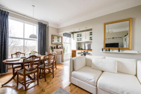 Stylish Duplex in Princes Avenue
